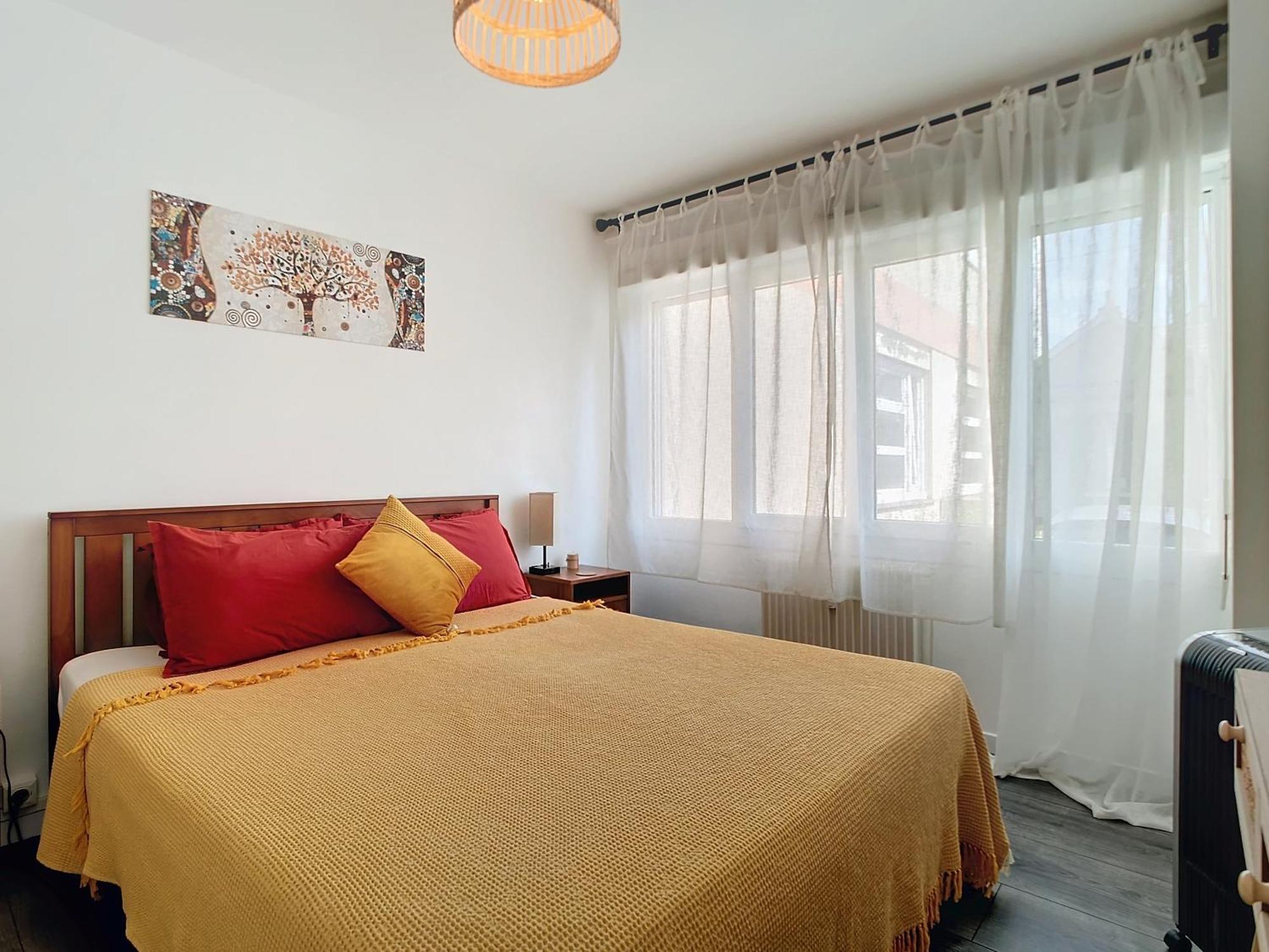 Maison Du Bonheur 2 A Troyes Logement Entier Avec Parking Luaran gambar